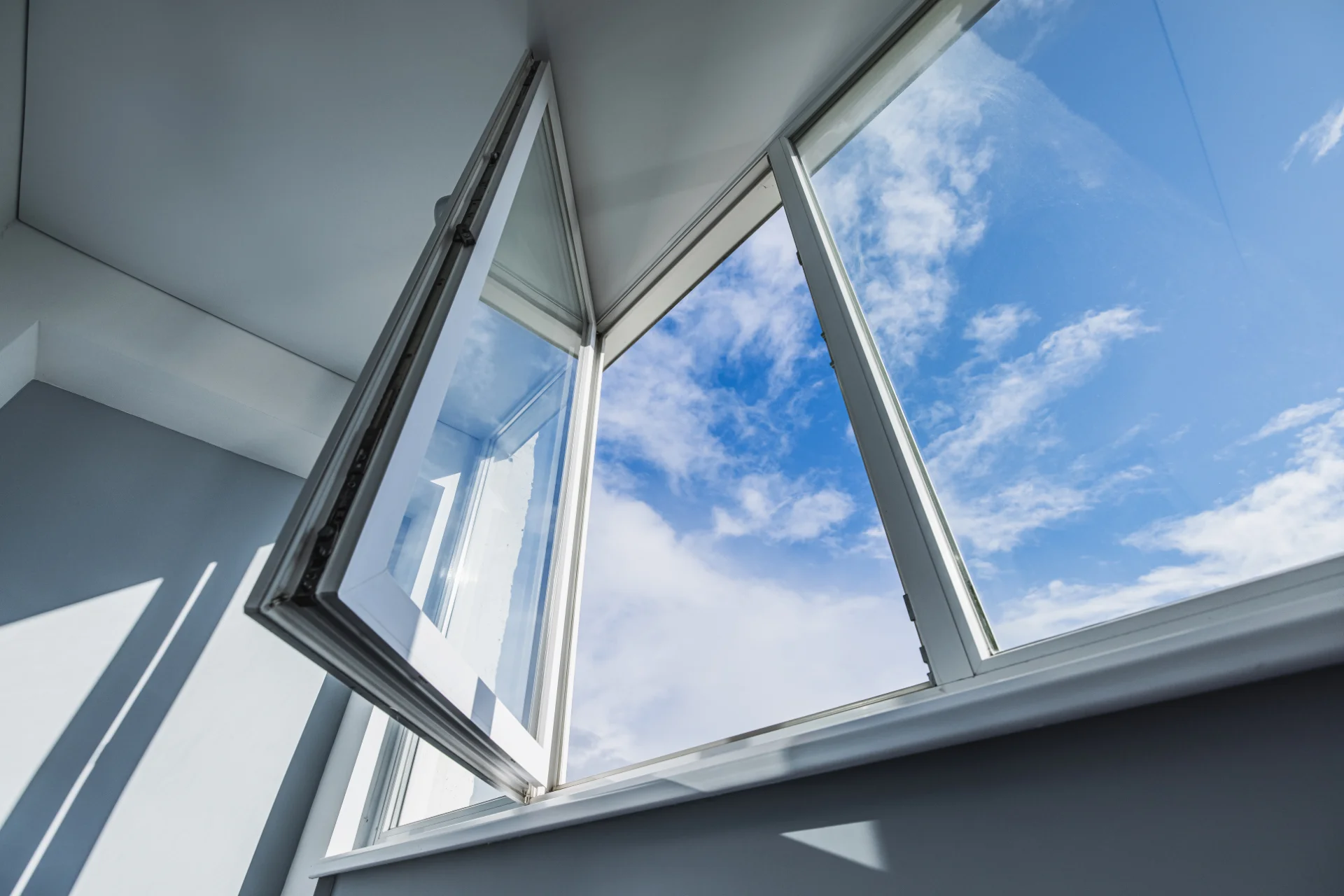 VLX 80 Casement Window in Dallas, TX | Hale Windows Dallas - detail 1