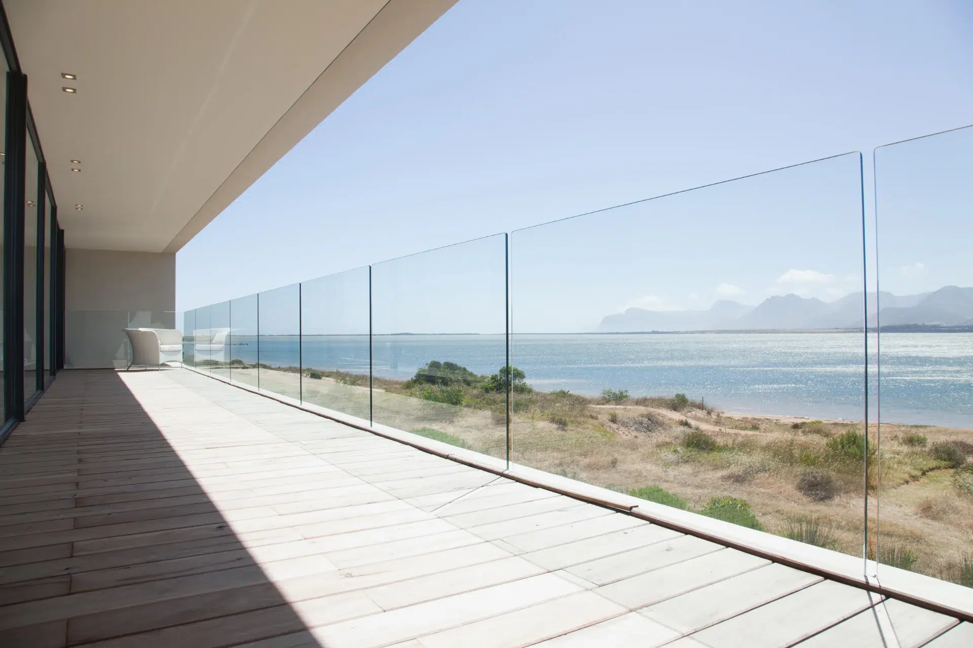 VLX 120 Glass Railing System in Dallas, TX | Hale Windows Dallas - detail 1
